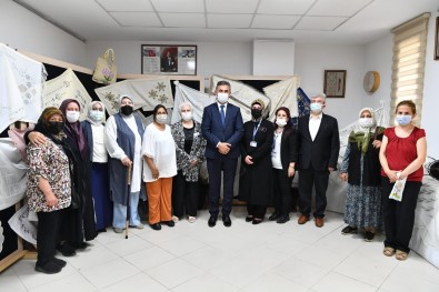 Mamak'taki Abidinpasa Aile Merkezi Yilsonu Sergisi Göz Kamastirdi