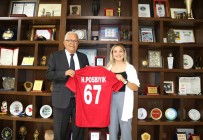 BELEDİYE MECLİS ÜYESİ - Sampiyon Futbolcudan Övgü, 'Basarilarimi Eregli Belediyespor'a Borçluyum'