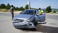 Tavsanli'da Trafik Kazasi Açiklamasi 2 Yarali