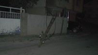 ELEKTRİK KESİNTİSİ - Ümraniye'de Üzerinde Is Makinesi Tasiyan Tir Elektrik Tellerini Kopardi