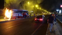 Diyarbakir'da Faciadan Dönüldü Açiklamasi Yolcu Otobüsü Seyir Halindeyken Cayir Cayir Yandi