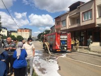 Sancaktepe'de Bir Evde Çikan Yanginda Anne Ve Çocugu Dumandan Etkilendi