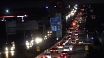 Tatilciler Erken Dönüse Geçti Açiklamasi 43 Ilin Geçis Güzergahinda Trafik Yogunlugu