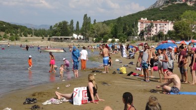 Yedi Renkli Egirdir Gölü'nde Bayram Tatili Yogunlugu