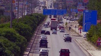 Afyonkarahisar'da Kurban Bayrami Tatili Dönüsü Sonrasi Baslayan Trafik Yogunlugu Sürüyor