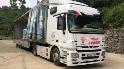 AK Parti Il Baskanligi,  Artvin Ve Rize'deki Sel Bölgesine 4 Tir Su Gönderdi