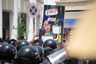 Tunus'ta Hükümet Karsiti Protesto