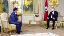 Bakan Çavusoglu, Tunuslu Mevkidasi El-Cerendi Ile Telefonda Görüstü