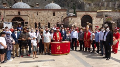 Büyükelçiler Mehter Takimini Hayranlikla Izledi