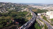 Kocaeli'de 3 Tirin Karistigi Zincirleme Kaza Otoyolda Trafigi Aksatti