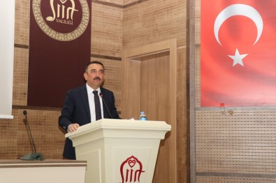 Siirt Valisi Hacibektasoglu, Muhtarlarla Pandemi Toplantisinda Bir Araya Geldi