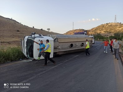 Sincan'da Kontrolden Çikan Tanker Devrildi