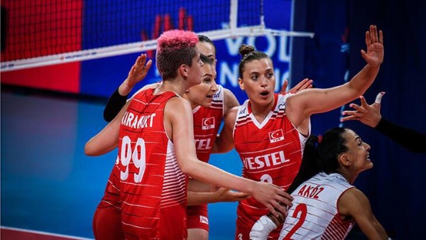 Türkiye ABD Voleybol Maçı Saat Kaçta? Türkiye ABD Voleybol Maçı Saat Kaçta? Türkiye ABD Voleybol Maçı Canlı İzle 2020 Tokyo Olimpiyatları Türkiye ABD Voleybol Maçı Hangi Kanalda? Türkiye ABD Maçı Link