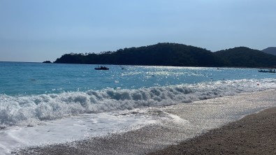 Fethiye'de Tur Teknesi Batti, 1'I Çocuk 3 Yarali