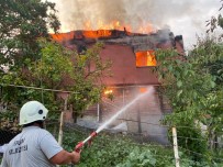 JANDARMA - Iki Katli Ev Cayir Cayir Yandi, Muhtar Ve Esi Son Anda Kurtuldu