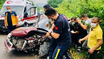 Iki Otomobil Kafa Kafaya Çarpisti Açiklamasi 1 Agir 5 Yarali