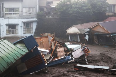 Japonya'yi Vuran Sel Ve Heyelanda 300 Ev Zarar Gördü