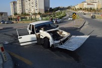 VOLKSWAGEN - Malatya'da Trafik Kazasi Açiklamasi 3 Yarali