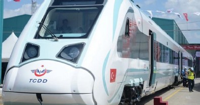 Türkiye'de ilk yerli elektrikli tren son aşamaya geldi! İşte raylarda olacağı tarih ve öne çıkan özellikleri