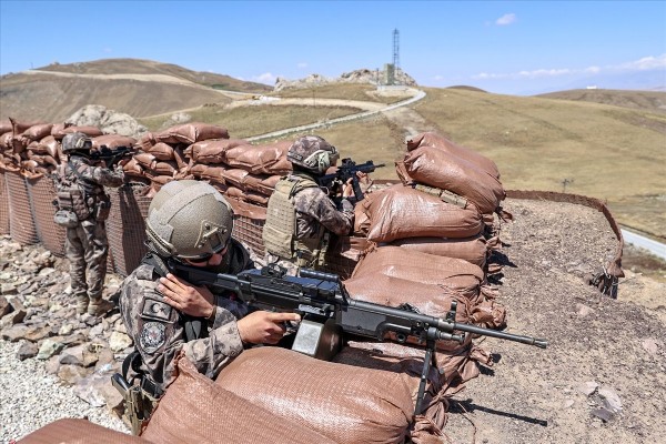 750 özel harekat polisi sınıra yerleşti!