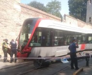 Istanbul'da Tramvay Raydan Çikti