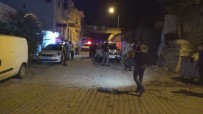 Izmir'de Yabanci Uyruklu Iki Grup Arasinda Biçakli Kavga Açiklamasi 1'I Agir 2 Yarali