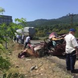 Kamyonla Çarpisan Pikap Sürücüsü Agir Yaralandi