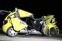 HACETTEPE ÜNIVERSITESI - Arpa Yüklü Traktöre Arkadan Çarpan Araçtaki Yolcu Hayatini Kaybetti