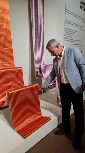 Baskan Çinar, Yesilyurt'un Yöresel El Dokumasi Ehrami, Cumhurbaskanligi Külliyesinde Tanitti