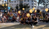 CUMHURİYET HALK PARTİSİ - Kusadasi Belediyesi Çocuklarin Karne Sevincine Ortak Oldu
