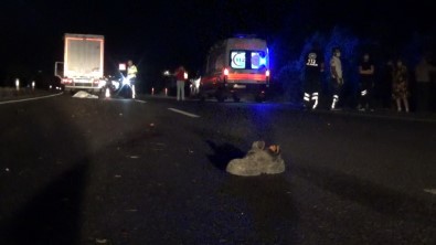 Manisa'da Tirin Altinda Kalan Elektrikli Bisiklet Sürücüsü Hayatini Kaybetti