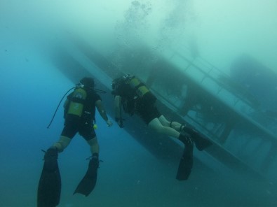 Ölüdeniz'de Batan Teknenin Kaptani Gözaltina Alindi