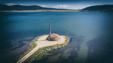 Seben Gölü'ndeki Yarimadada Bulunan Cami Kültür Varligi Kabul Edildi