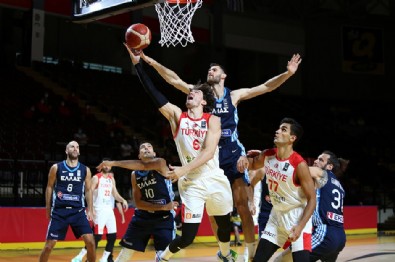 Türkiye Yunanistan Maç Sonucu 63-81 Türkiye Yunanistan Maçını Kim Kazandı? FIBA Erkekler Olimpiyat Elemeleri Finaline Kim Kaldı?