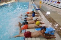 YÜZME - Ali Ihsan Kabakci, GSB Spor Okullari Yüzme Kurslarini Ziyaret Etti