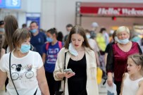 ANTALYA - Antalya'ya Hafta Sonu 683 Uçakla 128 Bin Turist Geldi