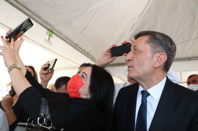 Bakan Selçuk Açiklamasi 'Okullasmada Dünya Rekoru Kiriyoruz'