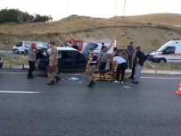 TİCARİ ARAÇ - Elazig'da Trafik Kazasi Açiklamasi 5 Yarali