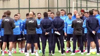 Fenerbahçe, Topuk Yaylasi'ndaki Yeni Sezon Hazirlik Kampina Basladi