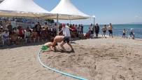 MEHMET DEMIRCI - Güresçiler Plajda Hünerlerini Sergiledi