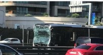  İSTANBUL'DA METROBÜS - İki metrobüs çarpıştı!