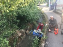 DİREKSİYON - Motosikleti Ile Yoldan Çikarak Su Kanalina Uçtu Açiklamasi 1 Yarali