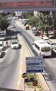 (Özel) Gazeteciyi Trafikte Darp Eden Saldirganlarin Kaçis Ani Kamerada