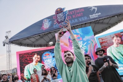 Red Bull Dance Your Style'da Kazanan Akay Üstünel Oldu