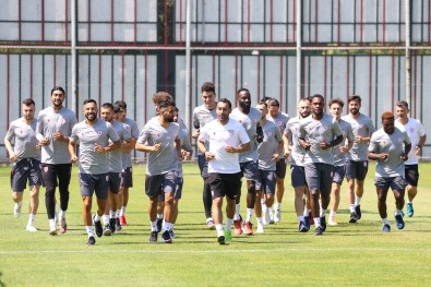 Samsunspor'da 16 Futbolcu Ayrildi, 12 Futbolcu Transfer Edildi