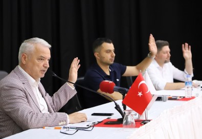 Yasar Kemal'in Adi Saruhanli'da Yasayacak