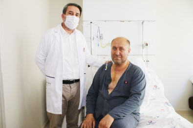 53 Yasindaki Hastaya 8 Santimetrelik Kesi Ile Kalp Ameliyati