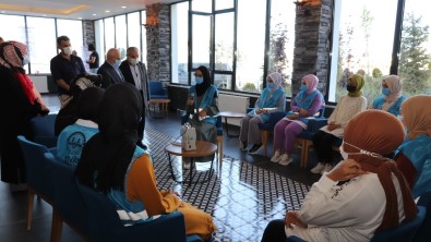 'Ahlaki Degerleri Kaybetmemeliyiz'