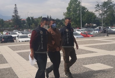 Bolu'da, 8 Kilo 400 Gram Esrar Yakalandi Açiklamasi 1 Gözalti