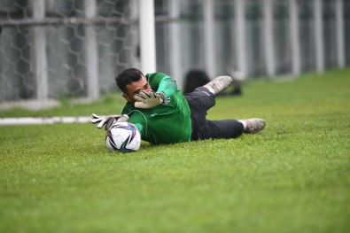 Bursaspor Yagmur Altinda Çalisti